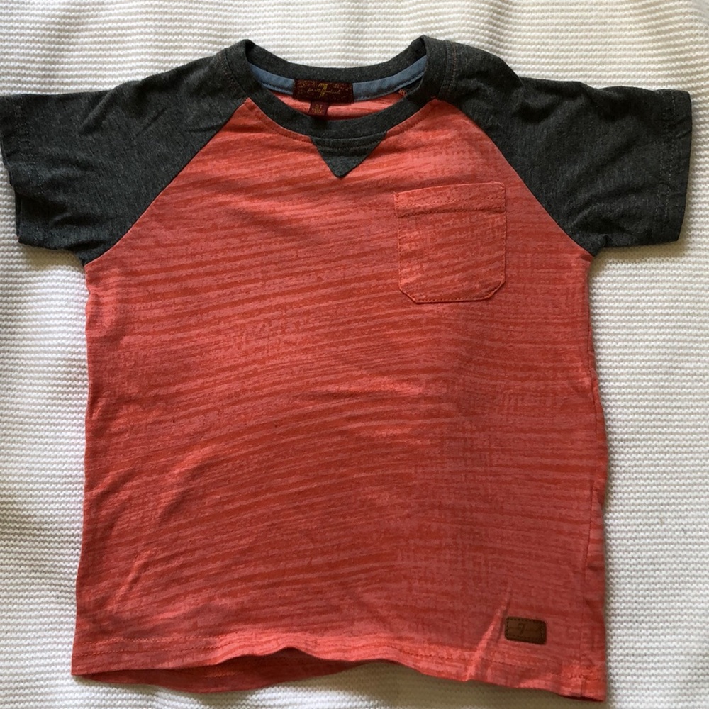 Seven 7 for all mankind size 3T T-shirt